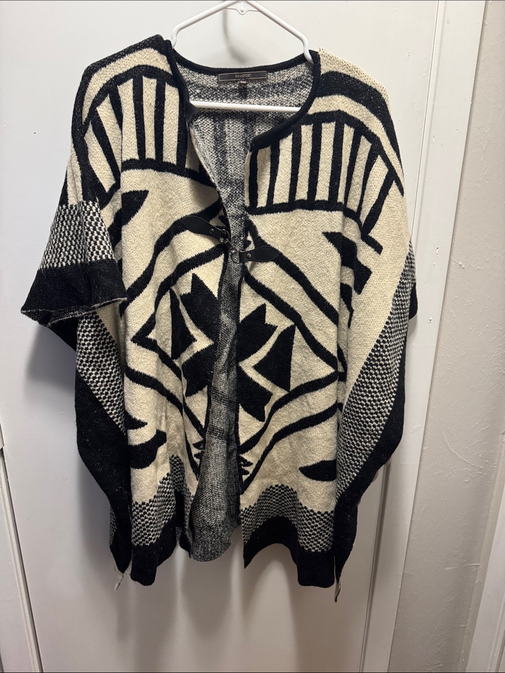 Patterned Black and Cream Open-Front Knit Poncho Sweater(3)